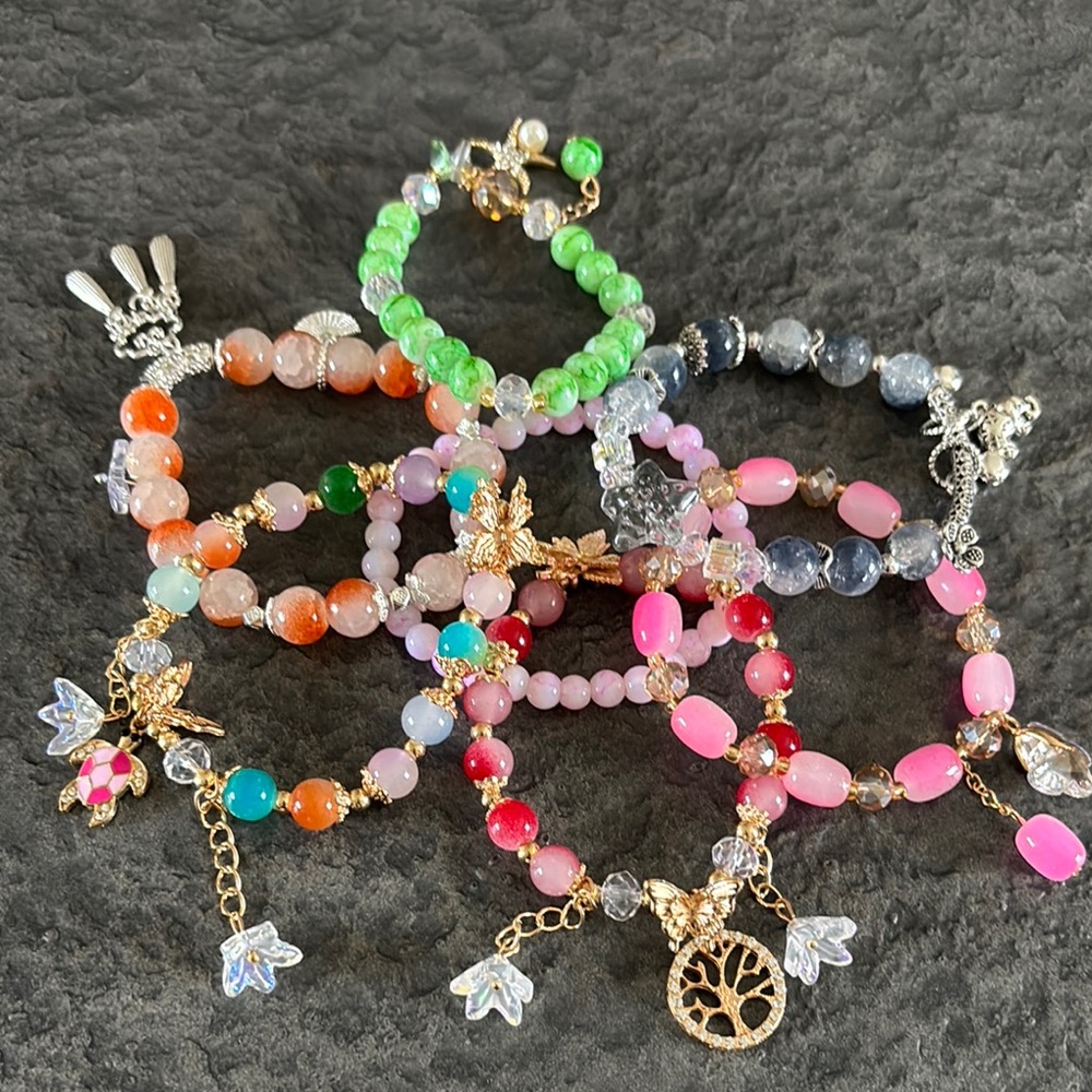 🌺🌺 Colorful Beaded Charm Bracelets Set 🌺🌺